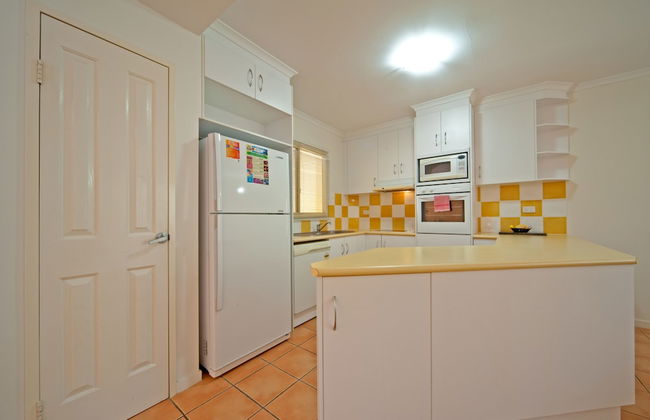at Beach Court Holiday Villas - Foto 7