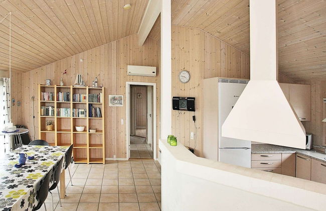 8 Person Holiday Home in Bindslev - Foto 13