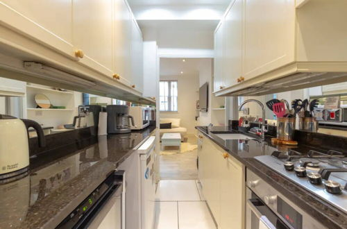 Photo 10 - Stylish 1 Bedroom Apartment in Pimlico With Lovely Garden