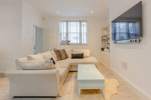 Photo 15 - Stylish 1 Bedroom Apartment in Pimlico With Lovely Garden