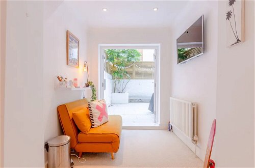 Photo 8 - Stylish 1 Bedroom Apartment in Pimlico With Lovely Garden
