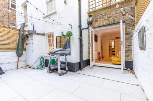 Photo 19 - Stylish 1 Bedroom Apartment in Pimlico With Lovely Garden