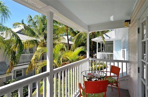 Photo 1 - Breezy Bungalow by Avantstay Close 2 Zachary Taylor State Park & Beach w/ Shared Pool Week Long Stays
