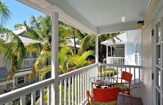 Photo 1 - Breezy Bungalow by Avantstay Close 2 Zachary Taylor State Park & Beach w/ Shared Pool Week Long Stays