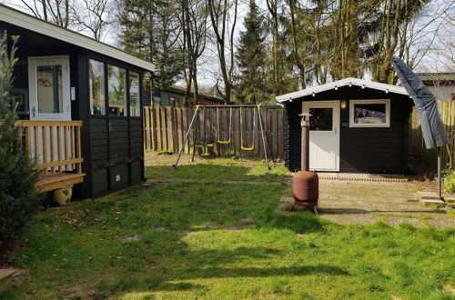 Foto 34 - Tasteful Chalet With Veranda in the Veluwe