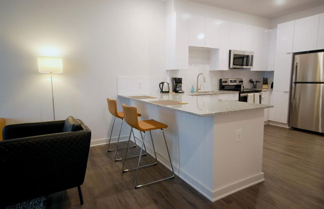 S1bd Serviced 1-br w Full Kitchen in Walkable Neighborhood - Foto 1