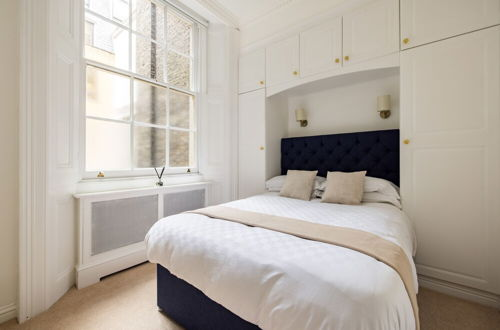 Foto 11 - Luxury 2-bed Apartment in Knightsbridge
