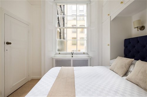 Photo 9 - Luxury 2-bed Apartment in Knightsbridge