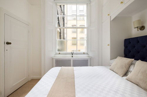 Foto 9 - Luxury 2-bed Apartment in Knightsbridge