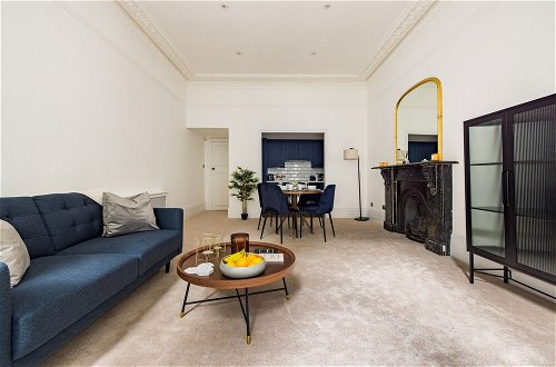 Foto 20 - Luxury 2-bed Apartment in Knightsbridge