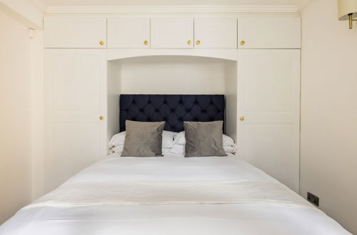 Photo 5 - Luxury 2-bed Apartment in Knightsbridge