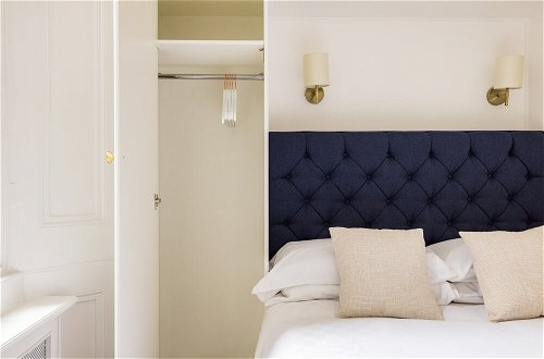 Photo 6 - Luxury 2-bed Apartment in Knightsbridge