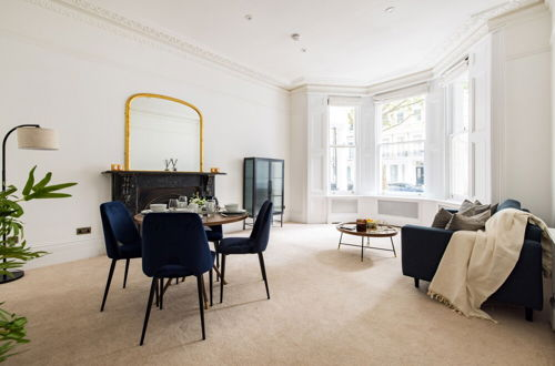 Photo 1 - Luxury 2-bed Apartment in Knightsbridge