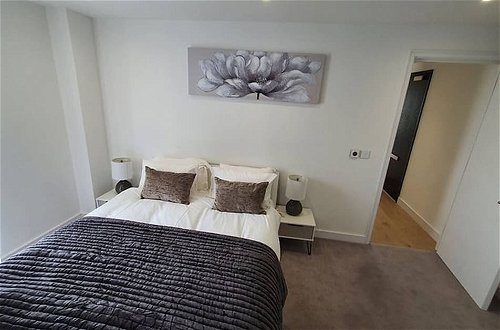 Photo 3 - Royal Wharf Excel - 2 Bed Close To City Airport