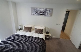 Photo 3 - Royal Wharf Excel - 2 Bed Close To City Airport