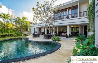 Foto 1 - Villa For Big Family Stay 10 Bedroom in Bali Seminyak