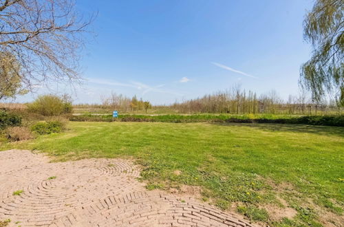 Photo 32 - Countryside Farmhouse in Genderen With Terrace, Garden