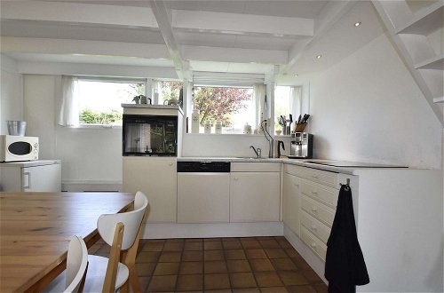 Photo 2 - Cozy and Bright Holiday Home Near Dunes and sea