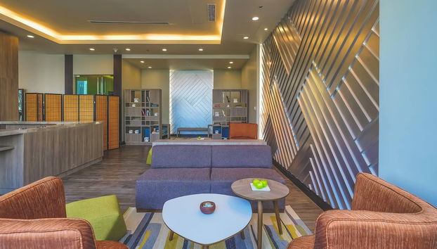 Lobby lounge