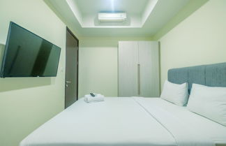 Foto 3 - Cozy Stay @ Strategic Place 2BR Menteng Park Apartment