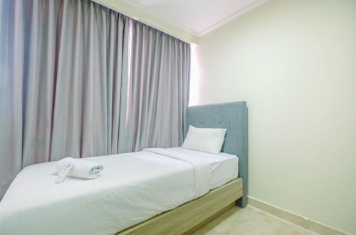 Foto 8 - Cozy Stay @ Strategic Place 2BR Menteng Park Apartment