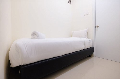 Foto 4 - 2 Bedrooms at Green Pramuka City Apartment By Travelio