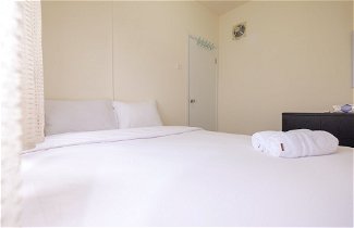 Photo 3 - 2 Bedrooms at Green Pramuka City Apartment By Travelio