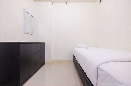 Photo 6 - 2 Bedrooms at Green Pramuka City Apartment By Travelio