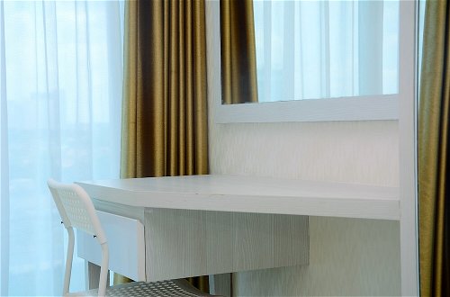 Foto 7 - Comfy with Modern Style 1BR Grand Kamala Lagoon Apartment