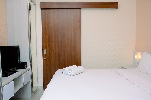 Foto 8 - Comfy with Modern Style 1BR Grand Kamala Lagoon Apartment