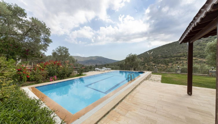 Foto 1 - Splendid Villa Surrounded by Nature Near Milas-bodrum Airport