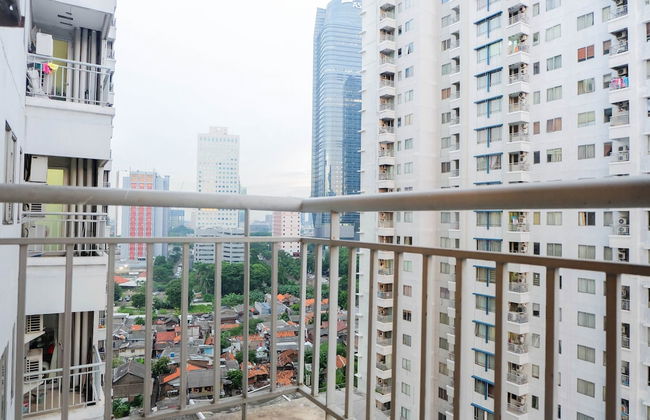Homey & Vintage 2BR @ Sudirman Park Apartment - Foto 28