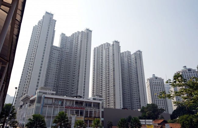 Homey & Vintage 2BR @ Sudirman Park Apartment - Foto 27
