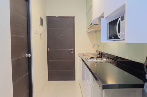 Photo 7 - Nice And Comfy Studio Tamansari Semanggi Apartment