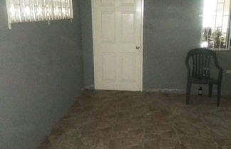 Foto 2 - Immaculate 2-bed Apartment in Spanish Town