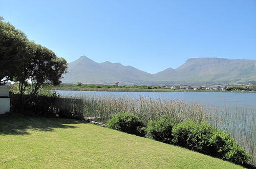 Photo 20 - Stunning Cape Peninsula Holiday Villa With Pool