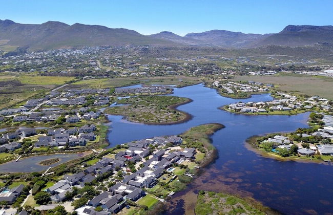 Stunning Cape Peninsula Holiday Villa With Pool - Foto 27