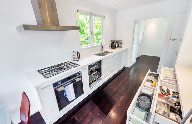 Bright Airy & Spacious 3 BR Home - Foto 10