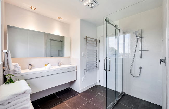 Bright Airy & Spacious 3 BR Home - Foto 26