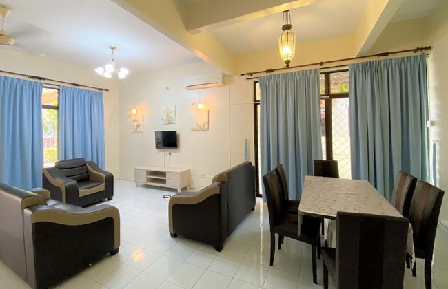 OYO 90199 Homely&cozy House - Foto 6