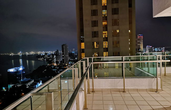 Mansion One 2 Bedroom Apartment - Photo 1
