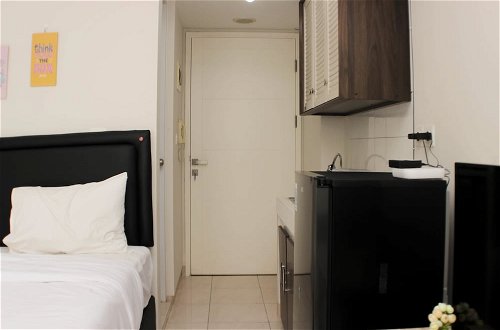 Photo 7 - Cozy And Modern Studio Apartment At Springlake Summarecon Bekasi