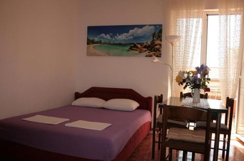 Photo 2 - Studio Apartment on the Beach