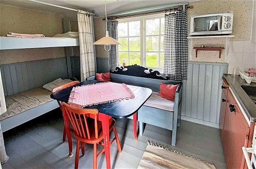 Foto 6 - 4 Person Holiday Home in Lottorp