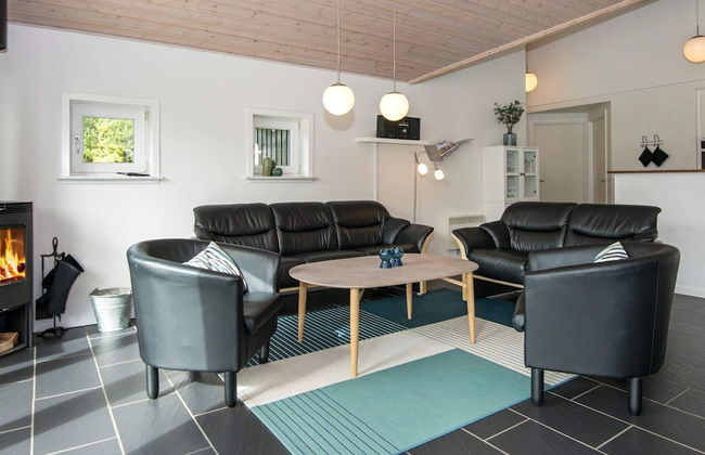 8 Person Holiday Home in Tarm - Foto 15