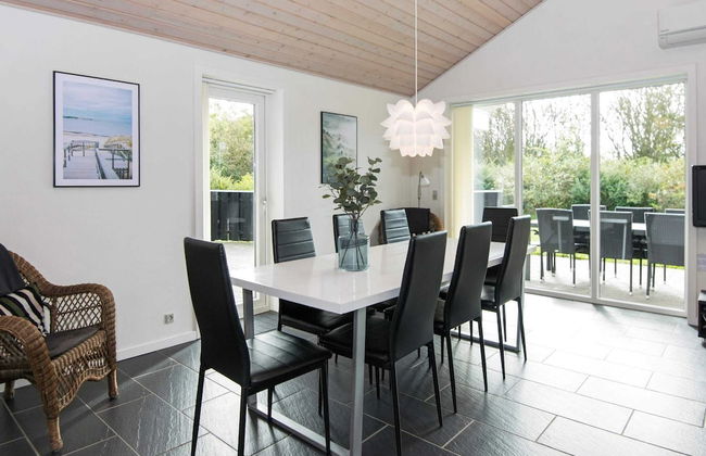 8 Person Holiday Home in Tarm - Foto 11