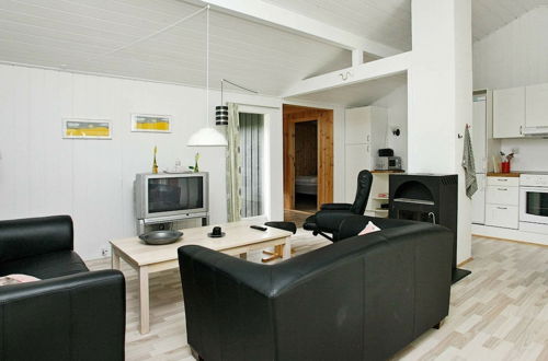 Photo 9 - 6 Person Holiday Home in Albaek