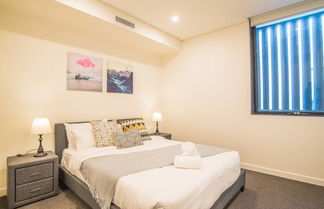 Photo 2 - Modern 2bed2bath APT at Neutral Bayparking+wifi