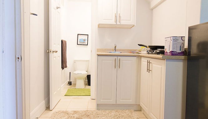 Photo 1 - Studio Apartment near Kensington Market – Unit 3