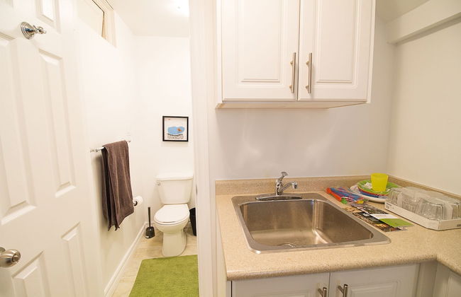Studio Apartment near Kensington Market – Unit 3 - Photo 6